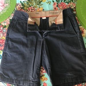 GAP lived in Navy shorts. Size 32